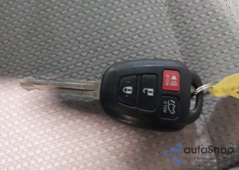 2016 Toyota Rav4 Xle z USA, uszkodzony, nr VIN JTMRFREVXGJ093855